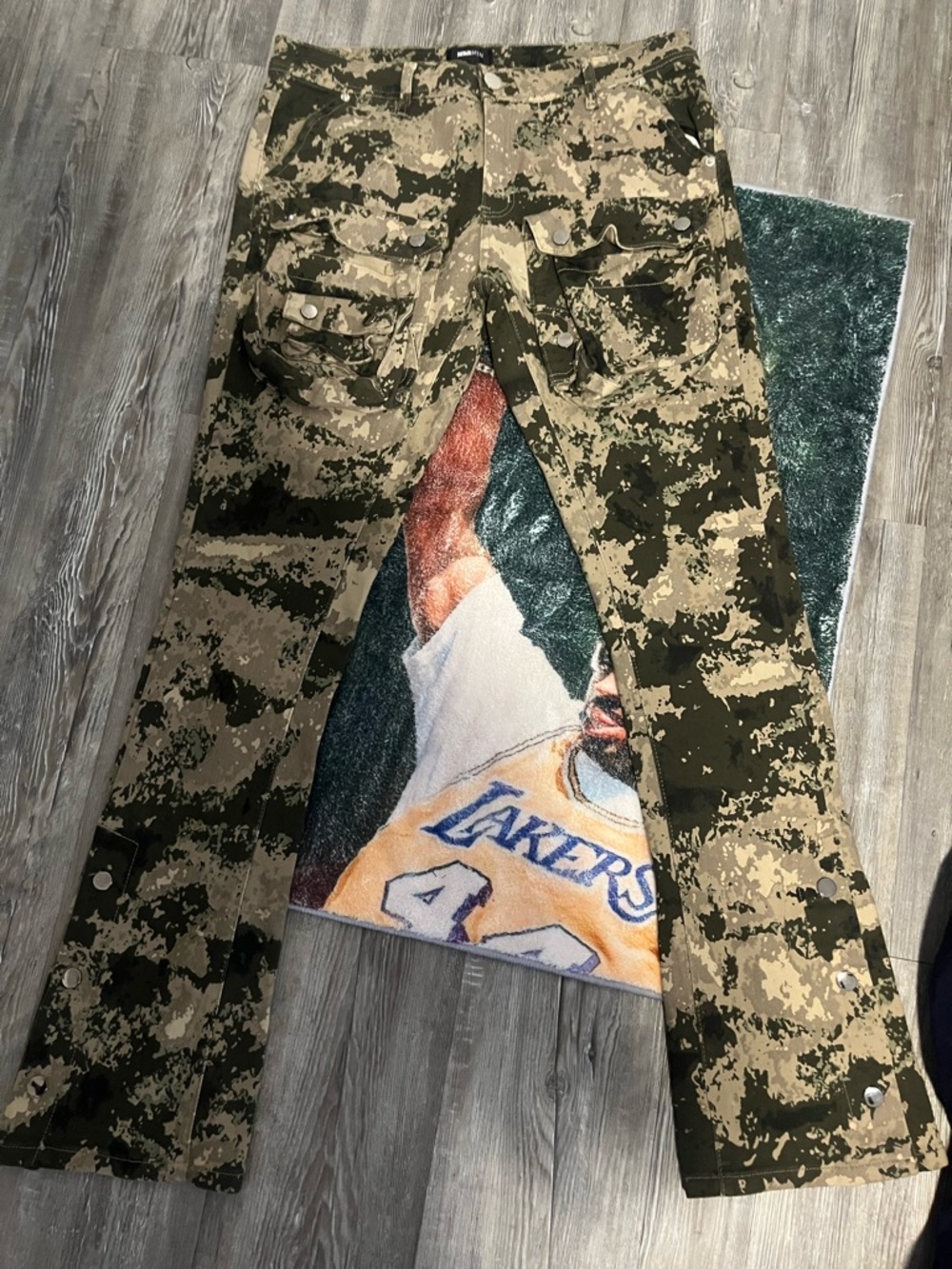 Fashion Nova Men's Green and Tan Camo Cargo Pants